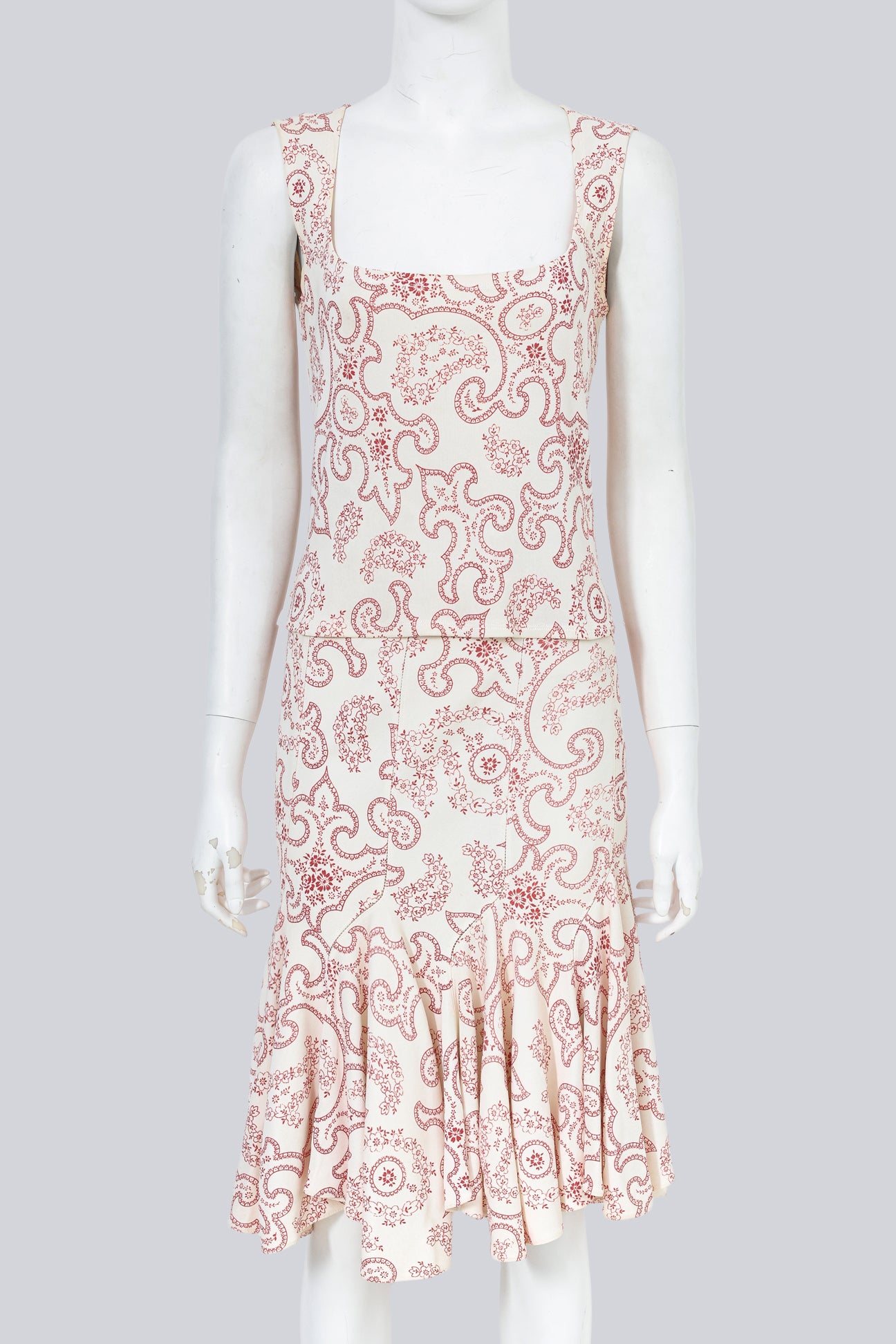 ALAIA - A RED AND WHITE PAISLEY SET