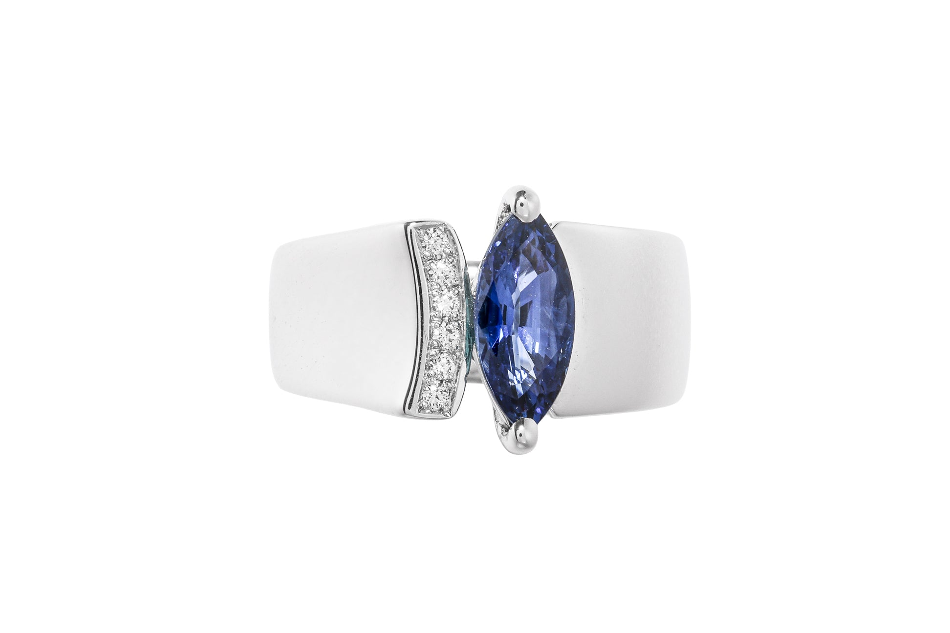 A SAPPHIRE AND DIAMOND RING BY TASAKI