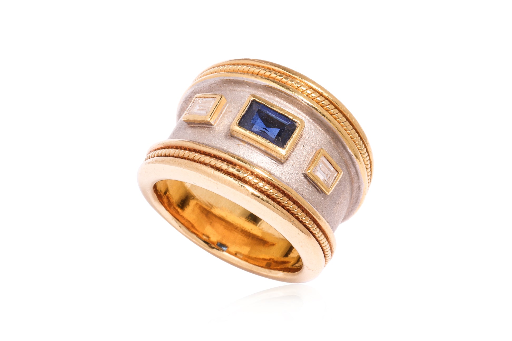 A SAPPHIRE AND DIAMOND TWO TONE RING