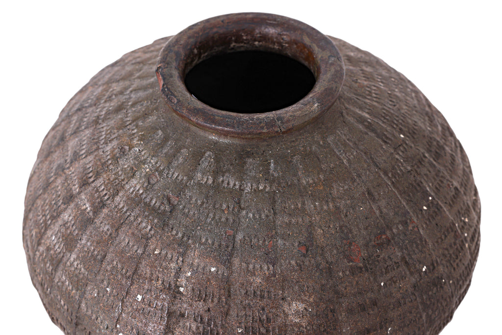 A LARGE SOUTHEAST ASIAN POTTERY JAR