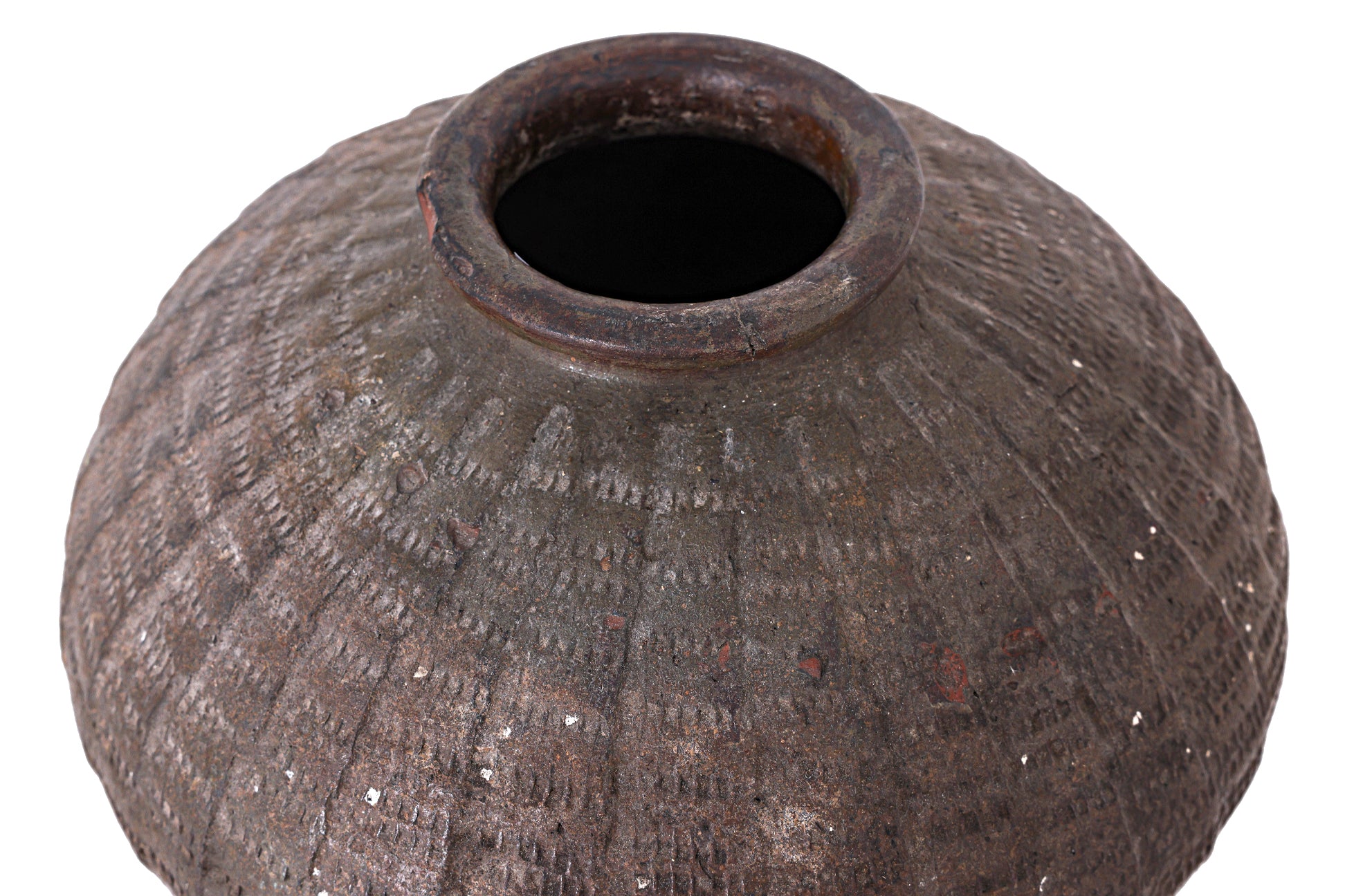 A LARGE SOUTHEAST ASIAN POTTERY JAR