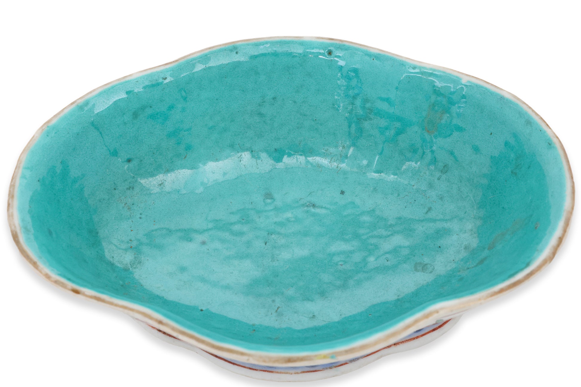 A FAMILLE ROSE 'DRAGON' JOSS STICK HOLDER AND A 'SAN DUO' FOOTED DISH