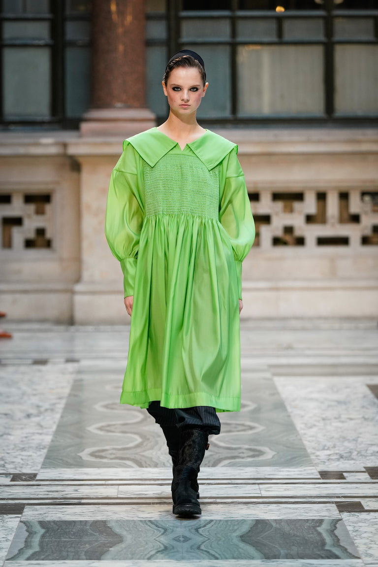 A MOLLY GODDARD BLACK BABYDOLL DRESS WITH OVERSIZED COLLAR