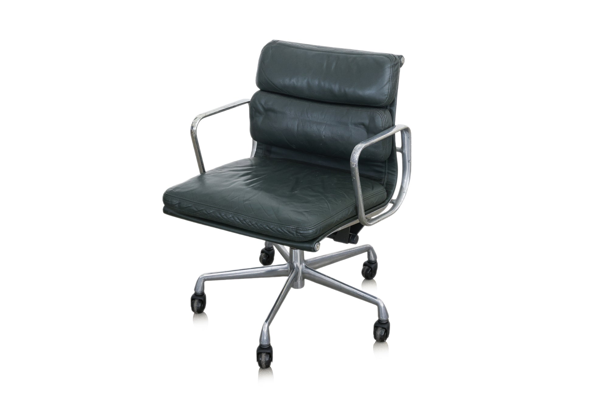 A HERMAN MILLER EAMES SOFT PAD LOW BACK OFFICE CHAIR