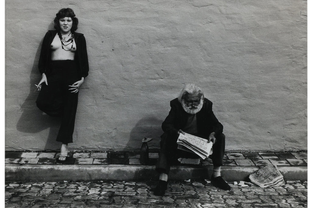 MERVYN L. FITZHENRY (AUSTRALIAN B.1929) – 'LADY WITH FRIEND' EAST SYDNEY, 1990