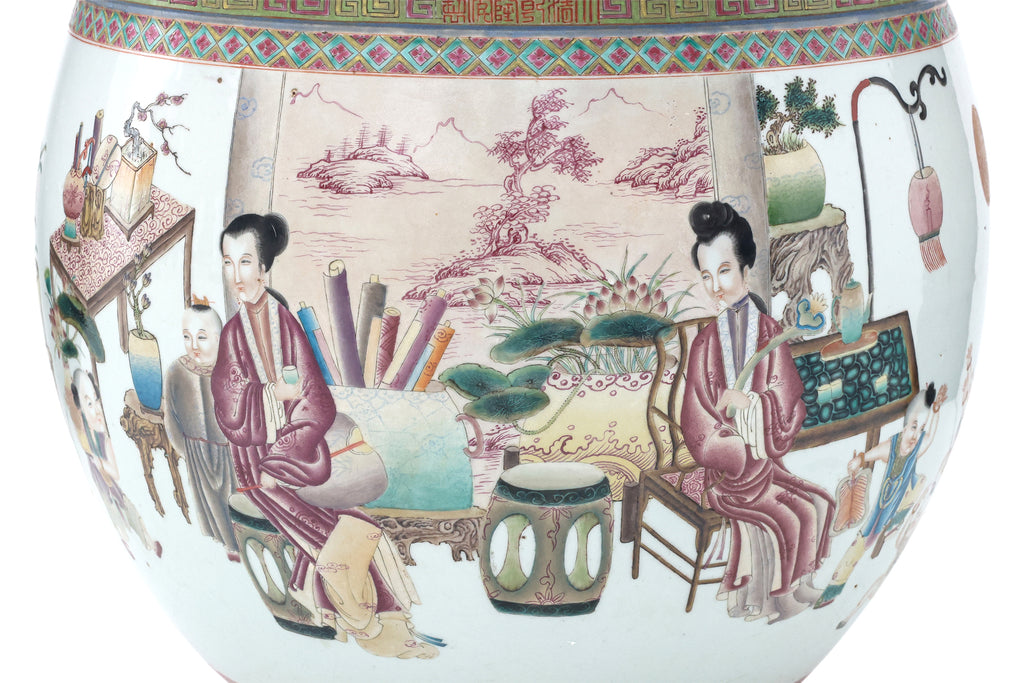 A LARGE FAMILLE ROSE PORCELAIN JARDINIERE