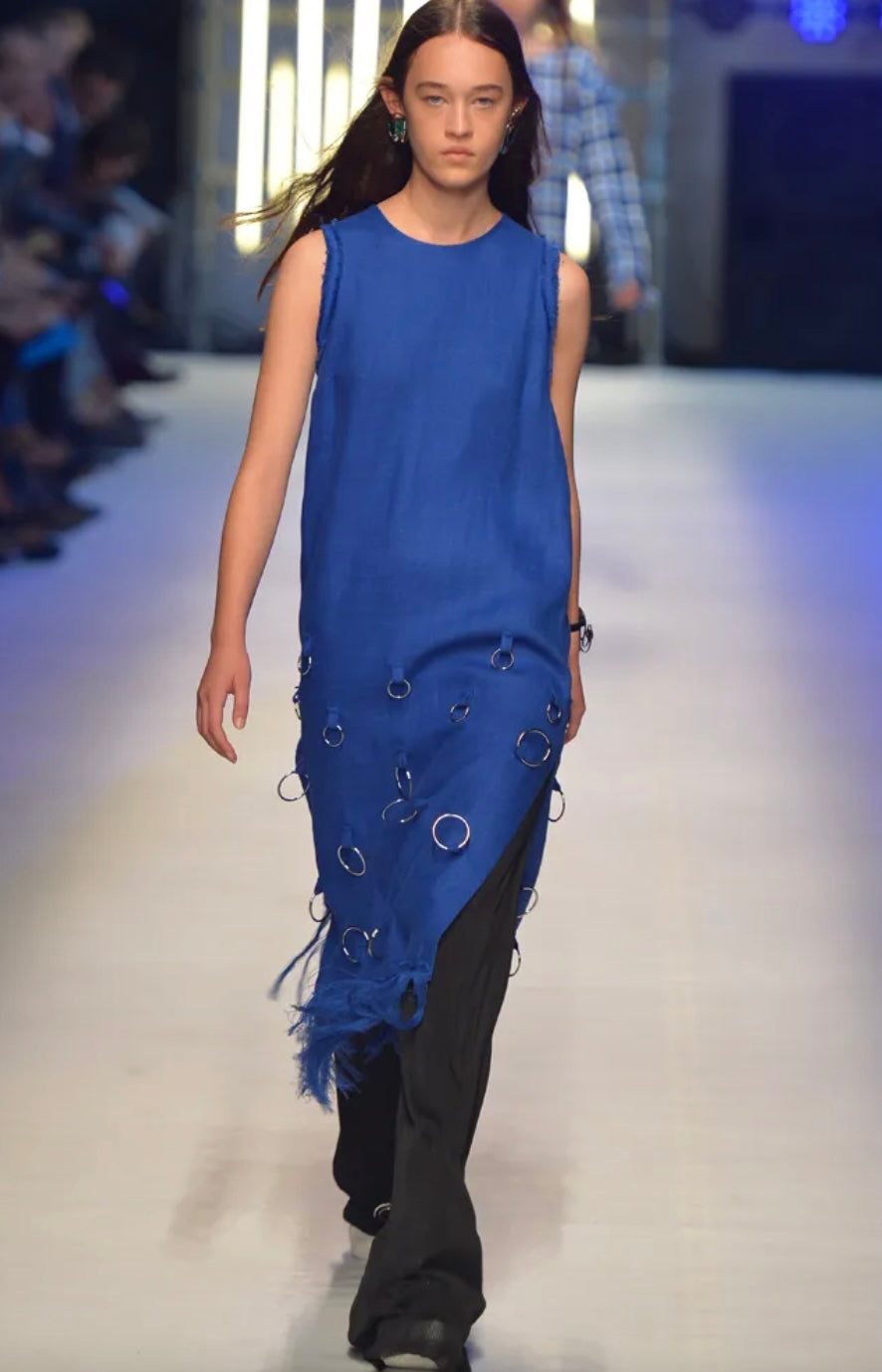 MSGM - A BLUE LINEN SLEEVELESS DRESS WITH METAL RING DETAILS, SPRING RTW 2016