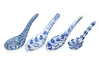 A LARGE GROUP OF 'SWEET PEA' BLUE AND WHITE PORCELAIN ITEMS