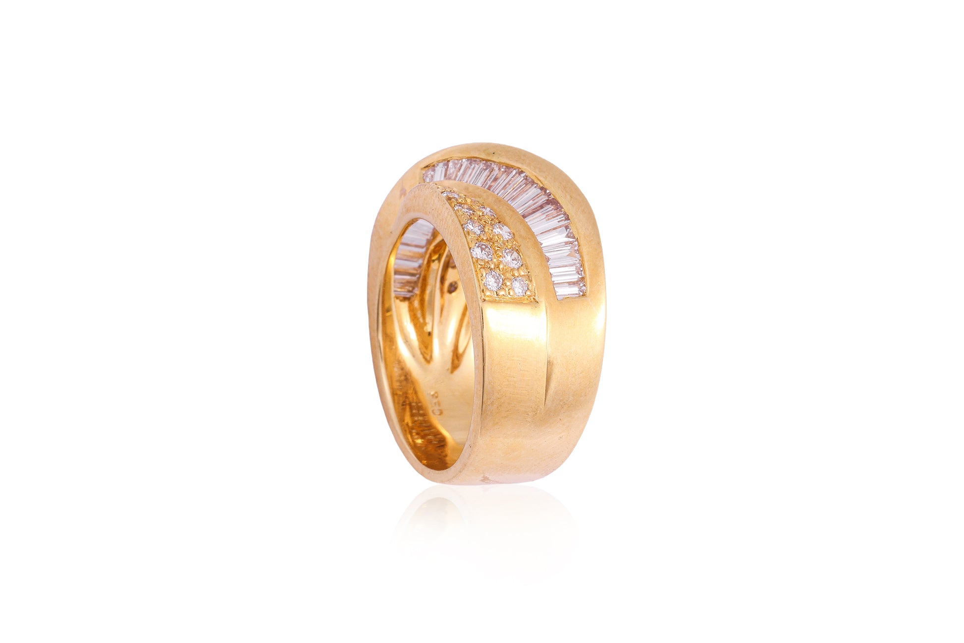 A HIGH KARAT GOLD DIAMOND RING