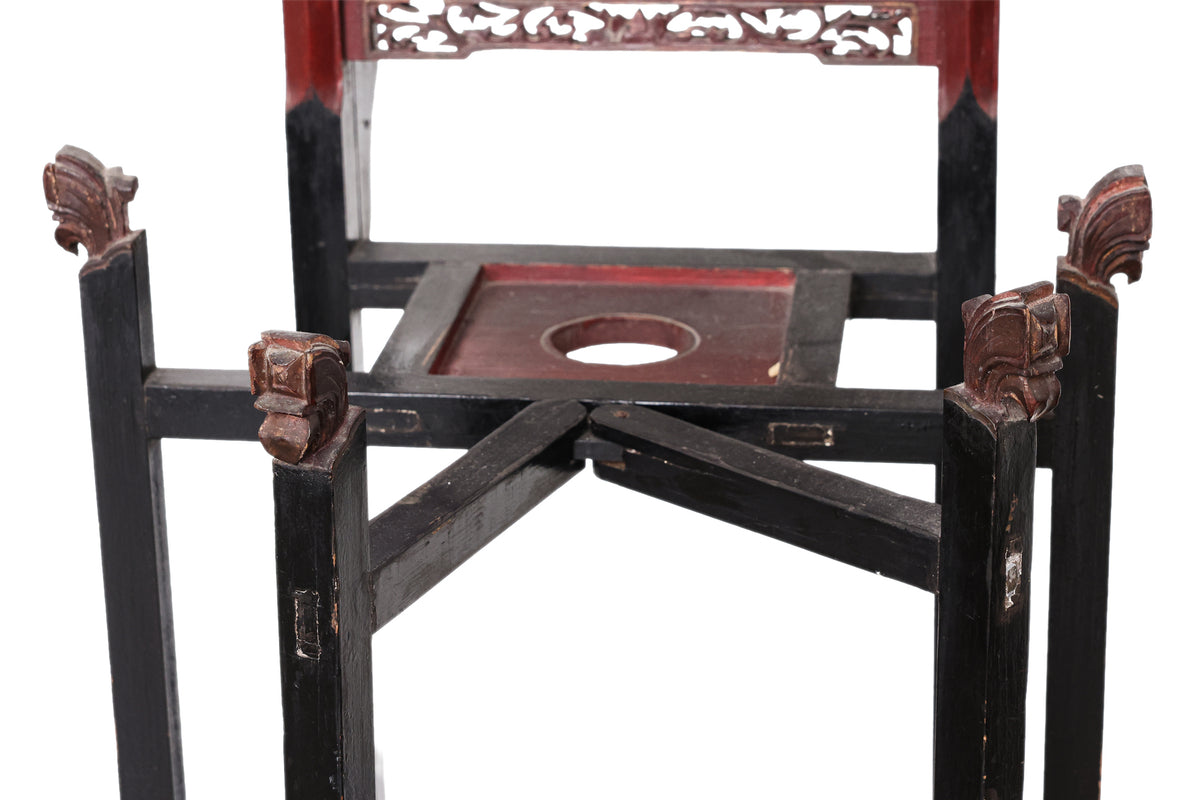 A GILT AND LACQUERED WASH STAND