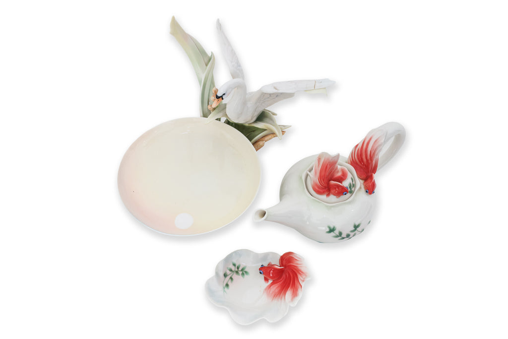 A GROUP OF FOUR FRANZ PORCELAIN ITEMS