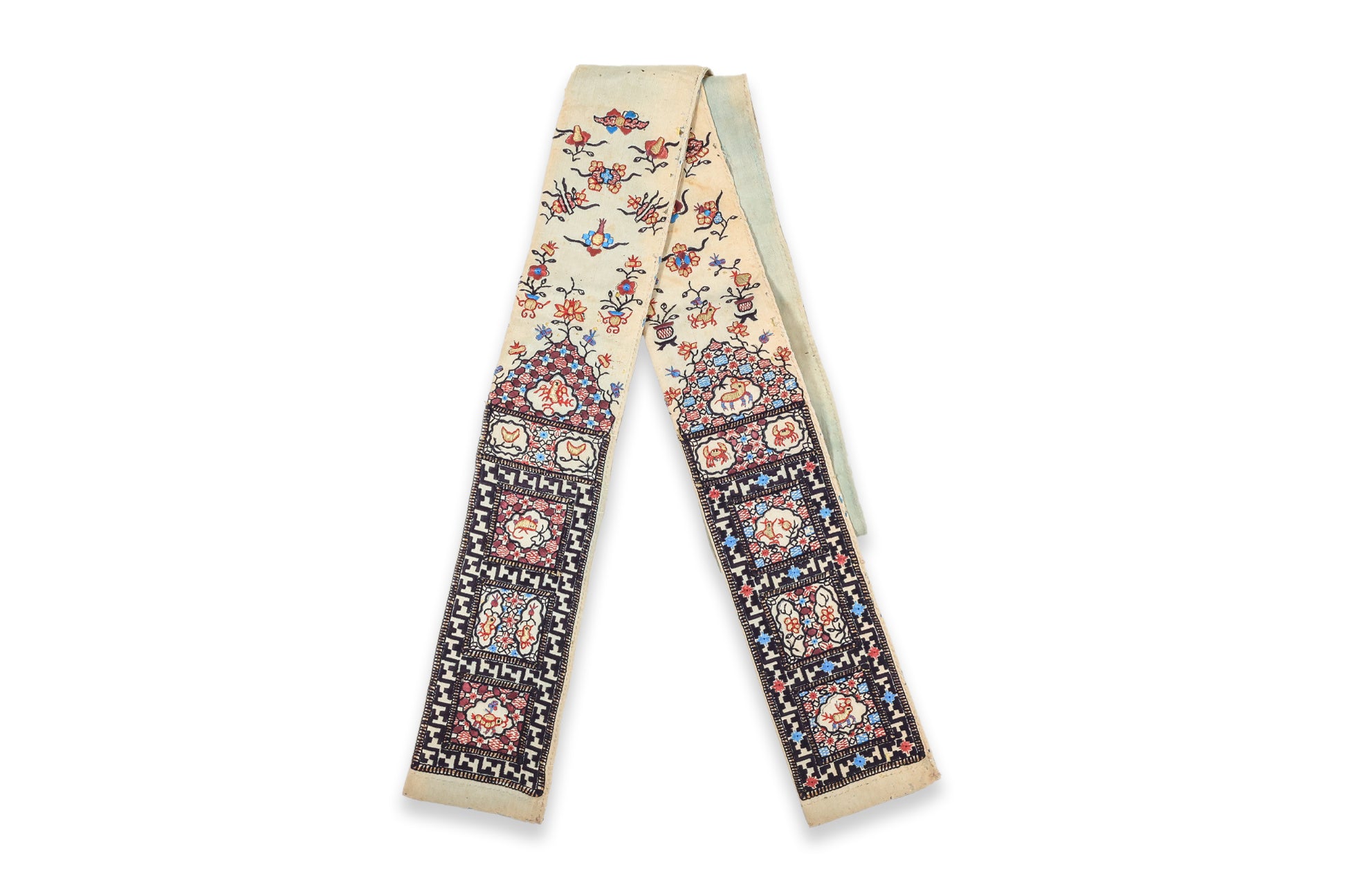 AN EMBROIDERED SILK BED HANGING