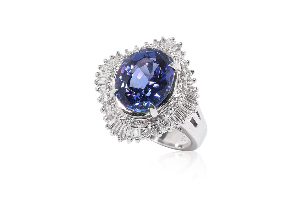 A TANZANITE AND DIAMOND CLUSTER RING