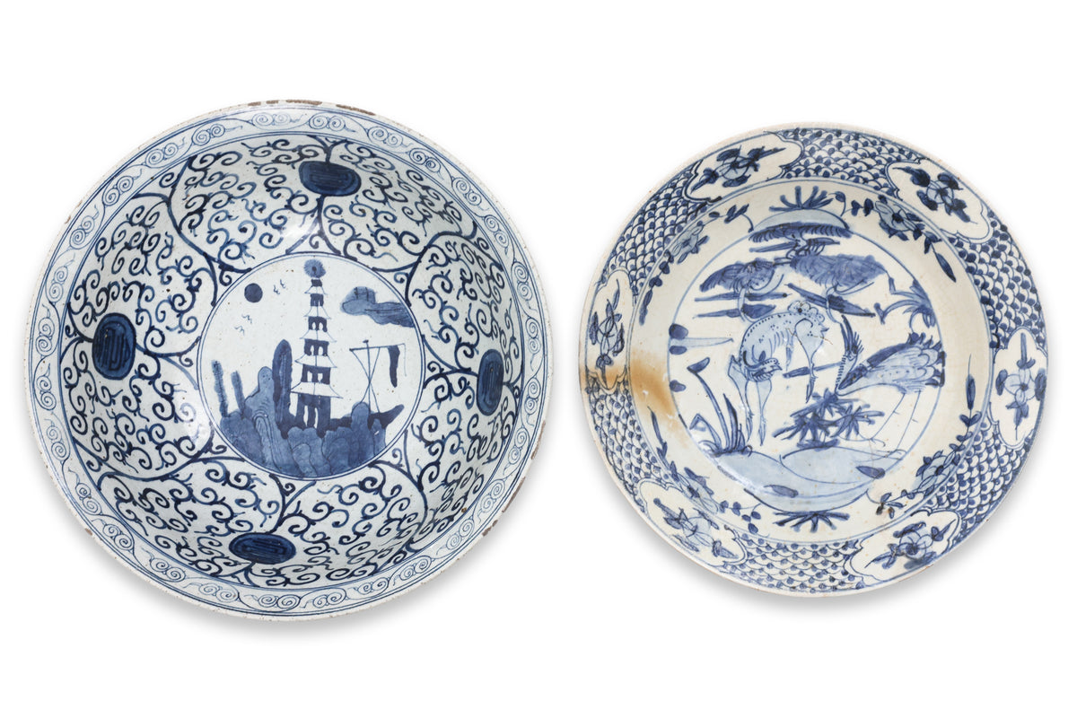 A LARGE BLUE AND WHITE PORCELAIN BOWL AND A SWATOW DISH