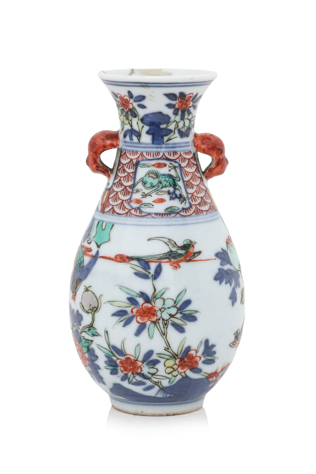 A MINIATURE WUCAI VASE AND A BLUE AND WHITE LOTUS DISH