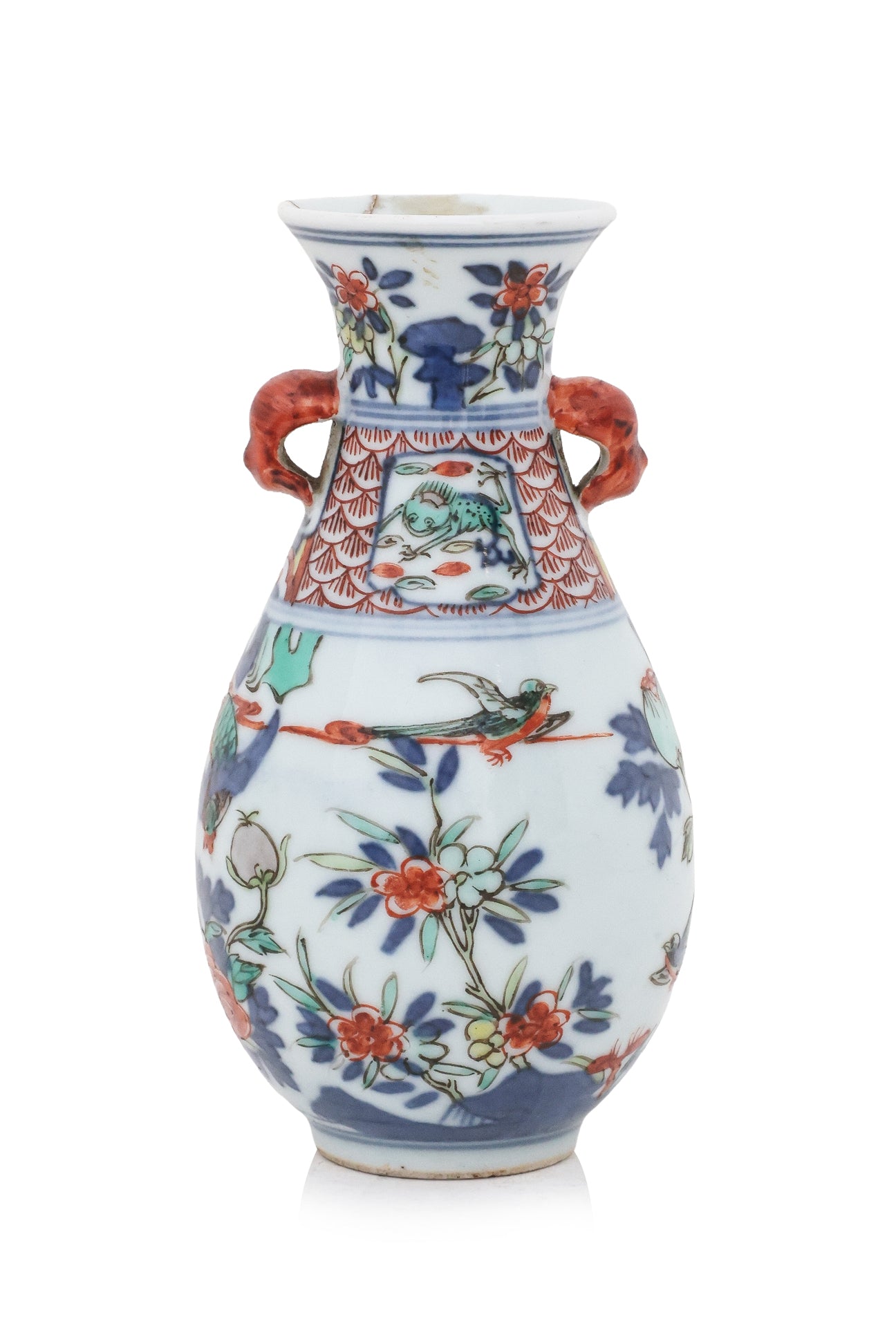 A MINIATURE WUCAI VASE AND A BLUE AND WHITE LOTUS DISH