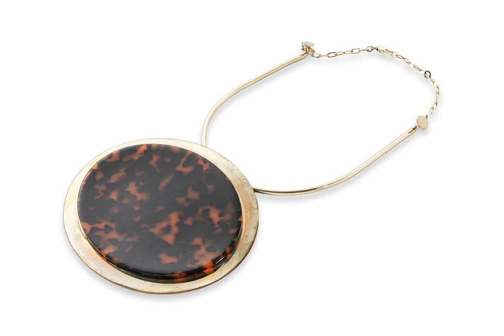 CARVEN - A FAUX TORTOISESHELL STATEMENT NECKLACE