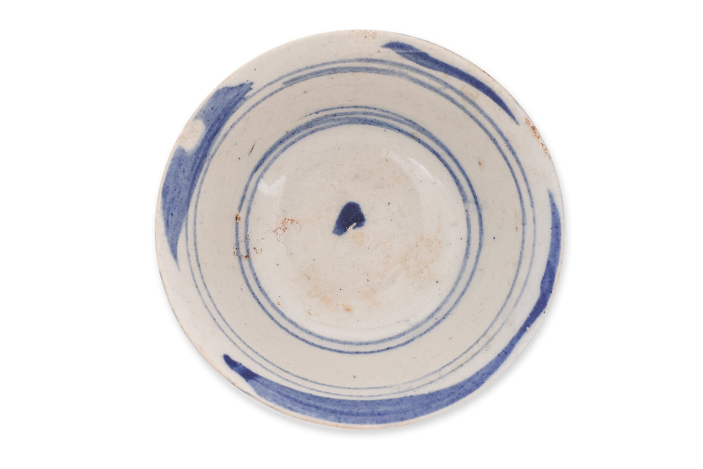 A GROUP OF 11 BLUE AND WHITE PORCELAIN TEA BOWLS