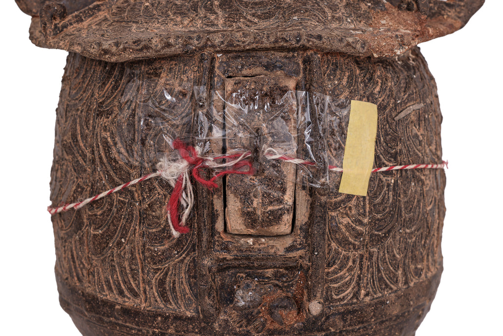 A STONEWARE GRANARY JAR