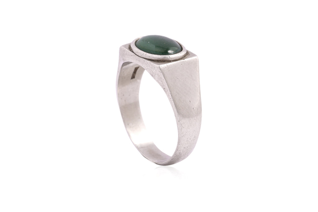 A JADE SIGNET RING