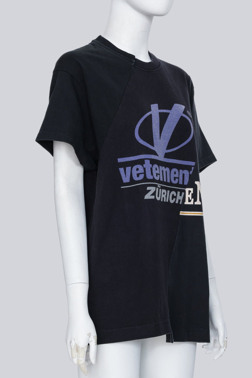 VETEMENTS POUR FEMME - A SUMMER 2018 GRAPHIC MASHUP T-SHIRT