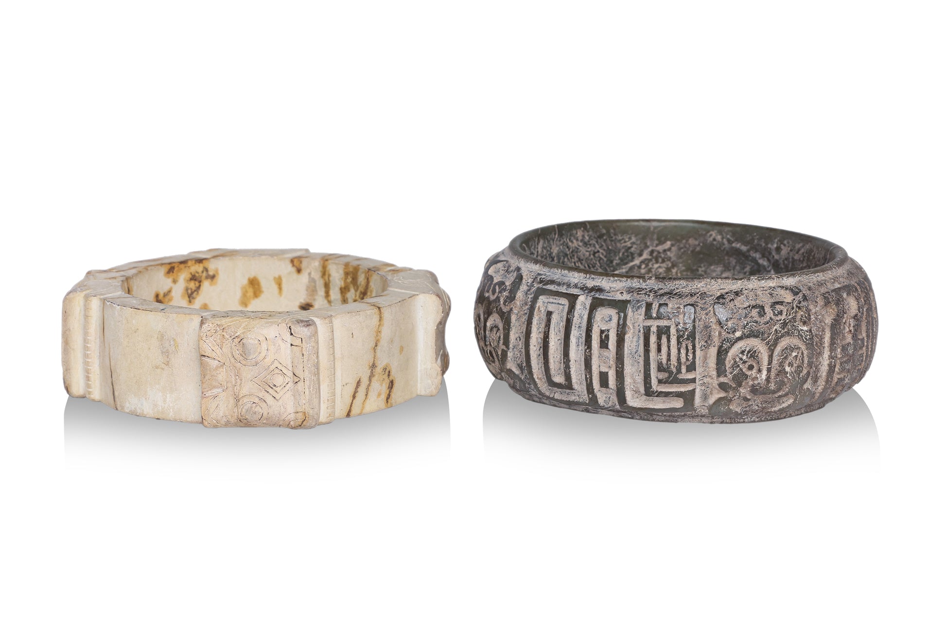 AN ARCHAISTIC JADE BANGLE AND CONG