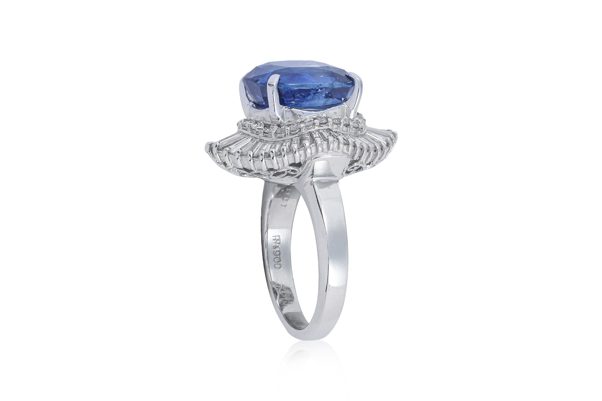 A SAPPHIRE AND DIAMOND 'BALLERINA' RING