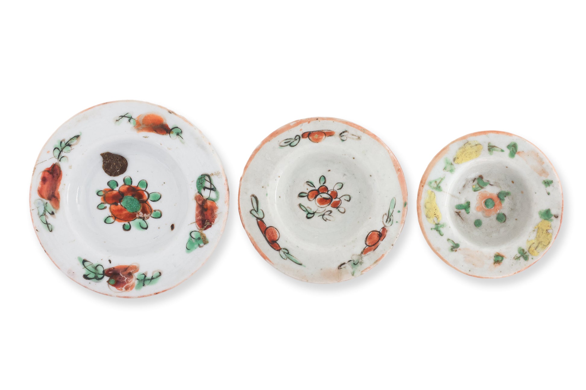 A GROUP OF FOUR FAMILLE ROSE PORCELAIN TEAPOTS