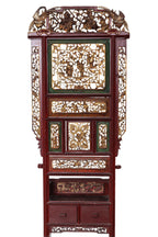 A GILT AND LACQUERED WASH STAND