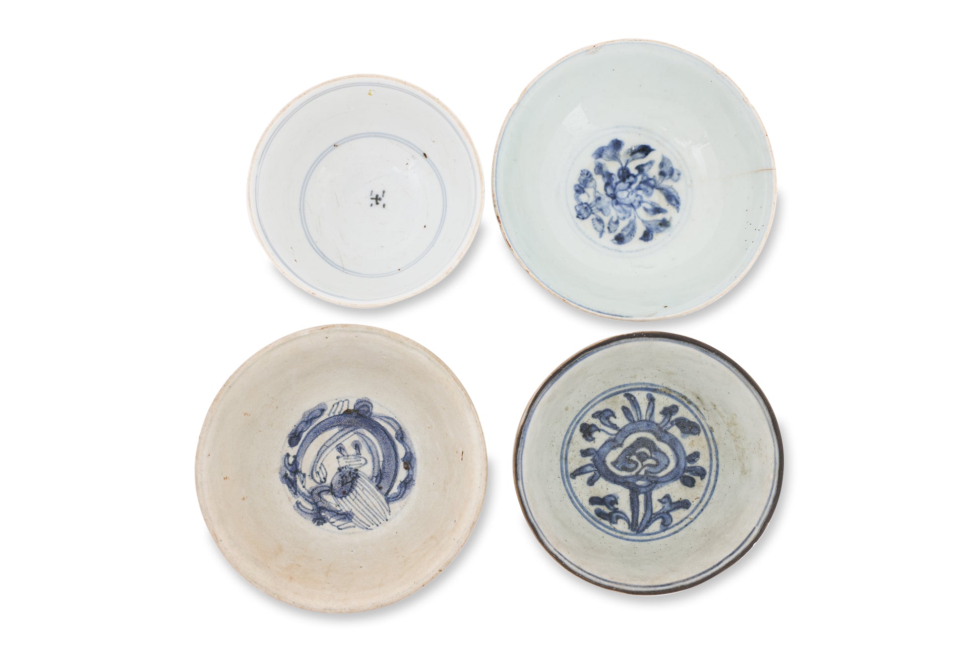 A GROUP OF SIX BLUE AND WHITE PORCELAIN WARES