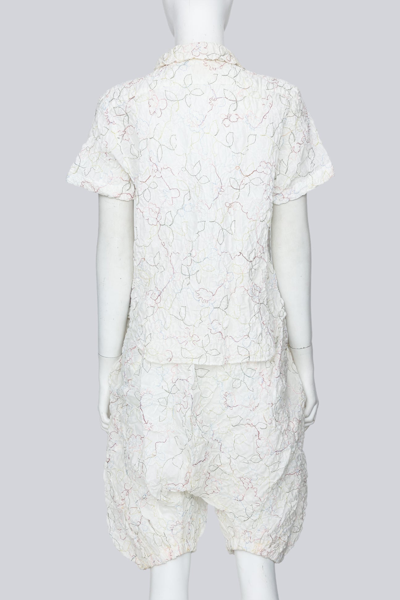 COMME DES GARÇONS TAO - A 2010 WHITE RUCHED SET WITH MULTICOLORED QUILTING