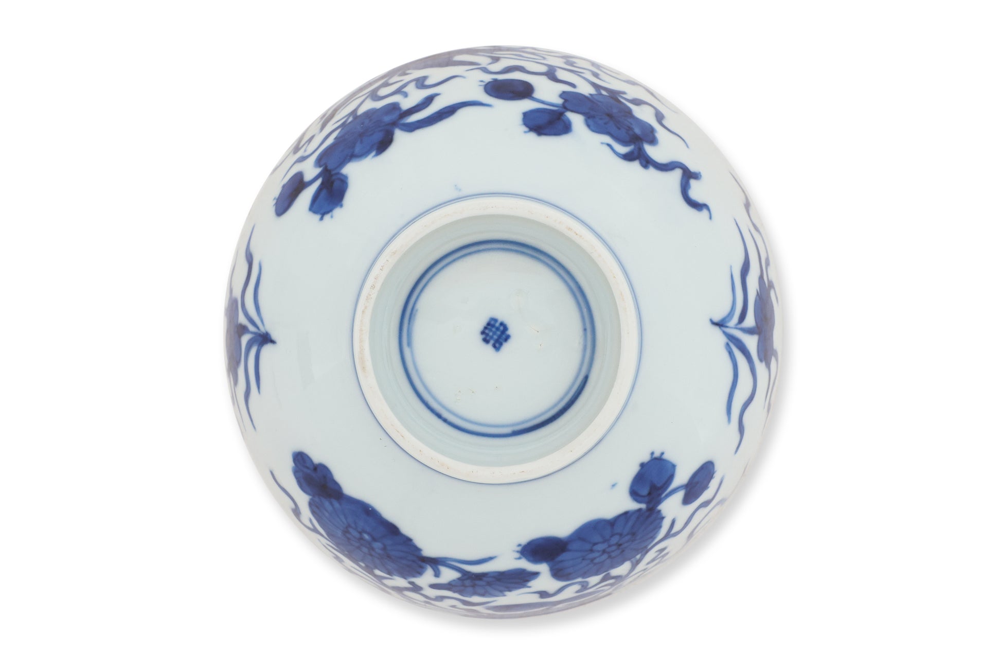 A CHINESE BLUE AND WHITE CHRYSANTHEMUM PORCELAIN BOWL