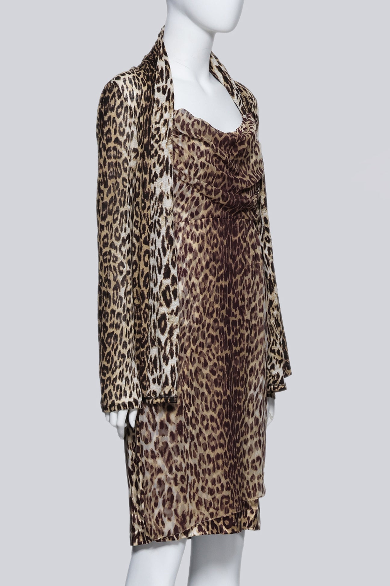 ELIE TAHARI - A LEOPARD PRINT DRESS AND CARDIGAN ENSEMBLE