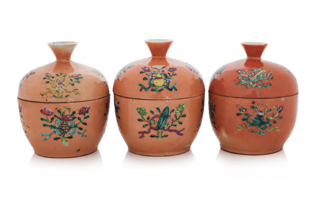 THREE FAMILLE ROSE CORAL GROUND CHUPU