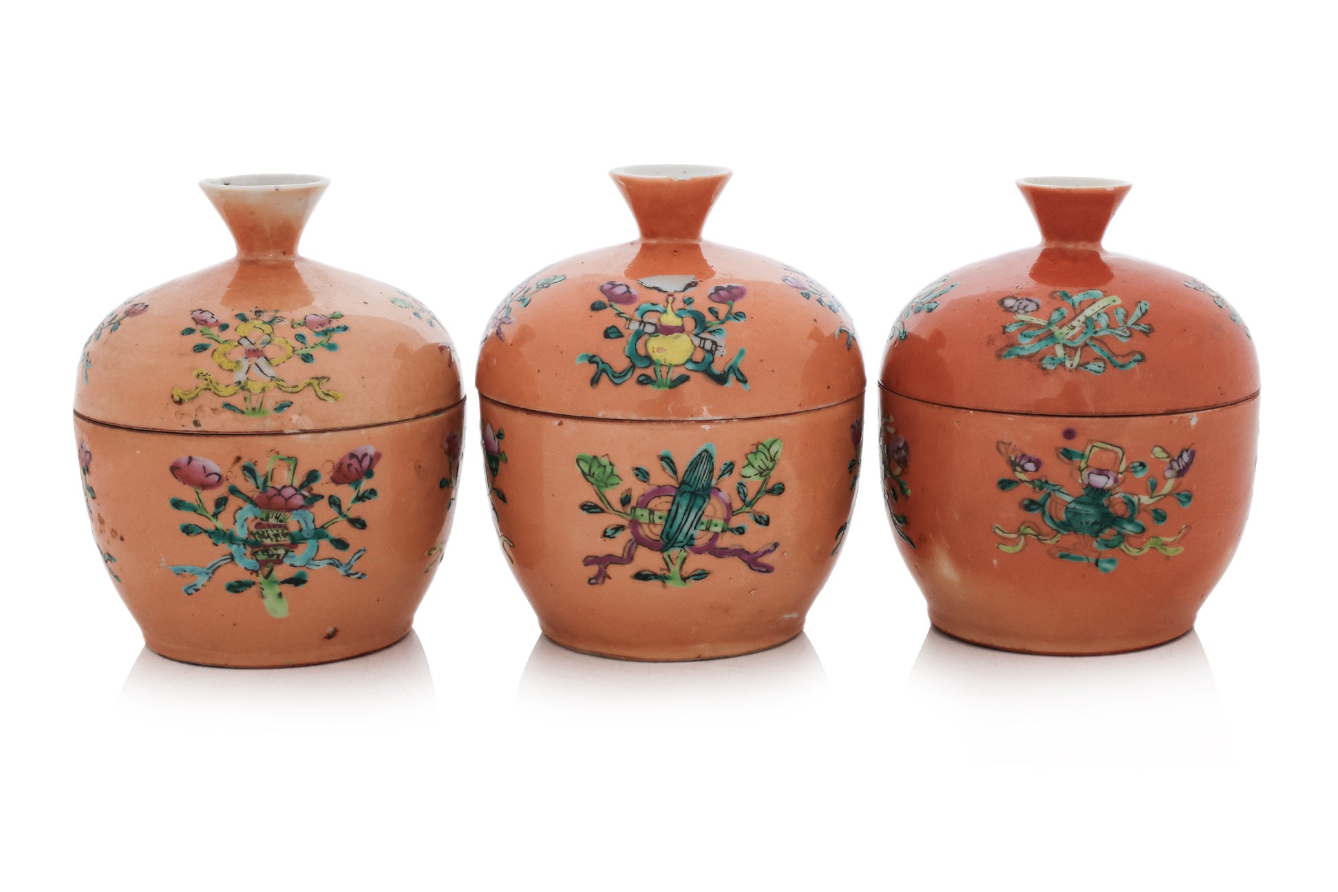 THREE FAMILLE ROSE CORAL GROUND CHUPU