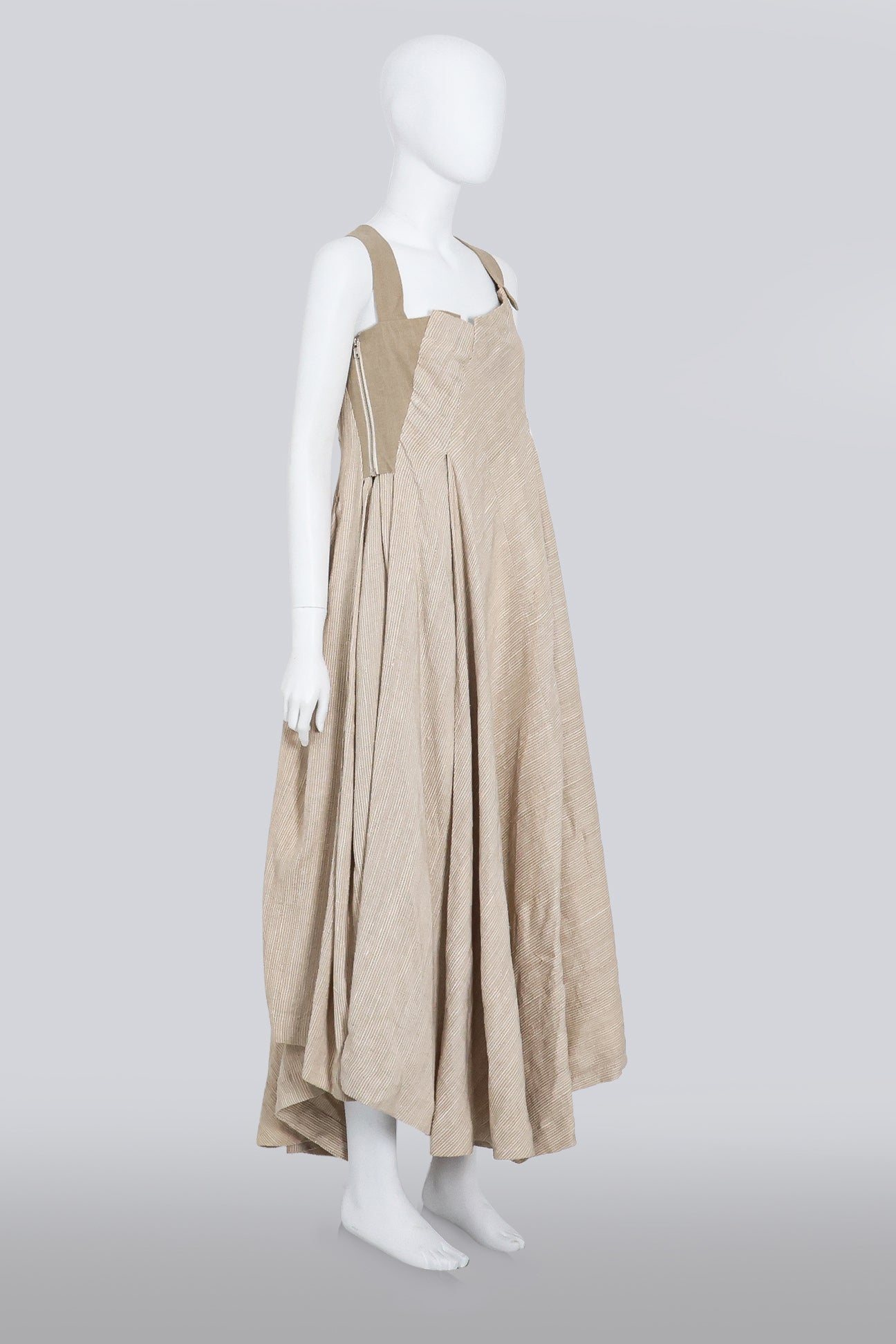 AKIRA - A SILK BEIGE APRON DRESS