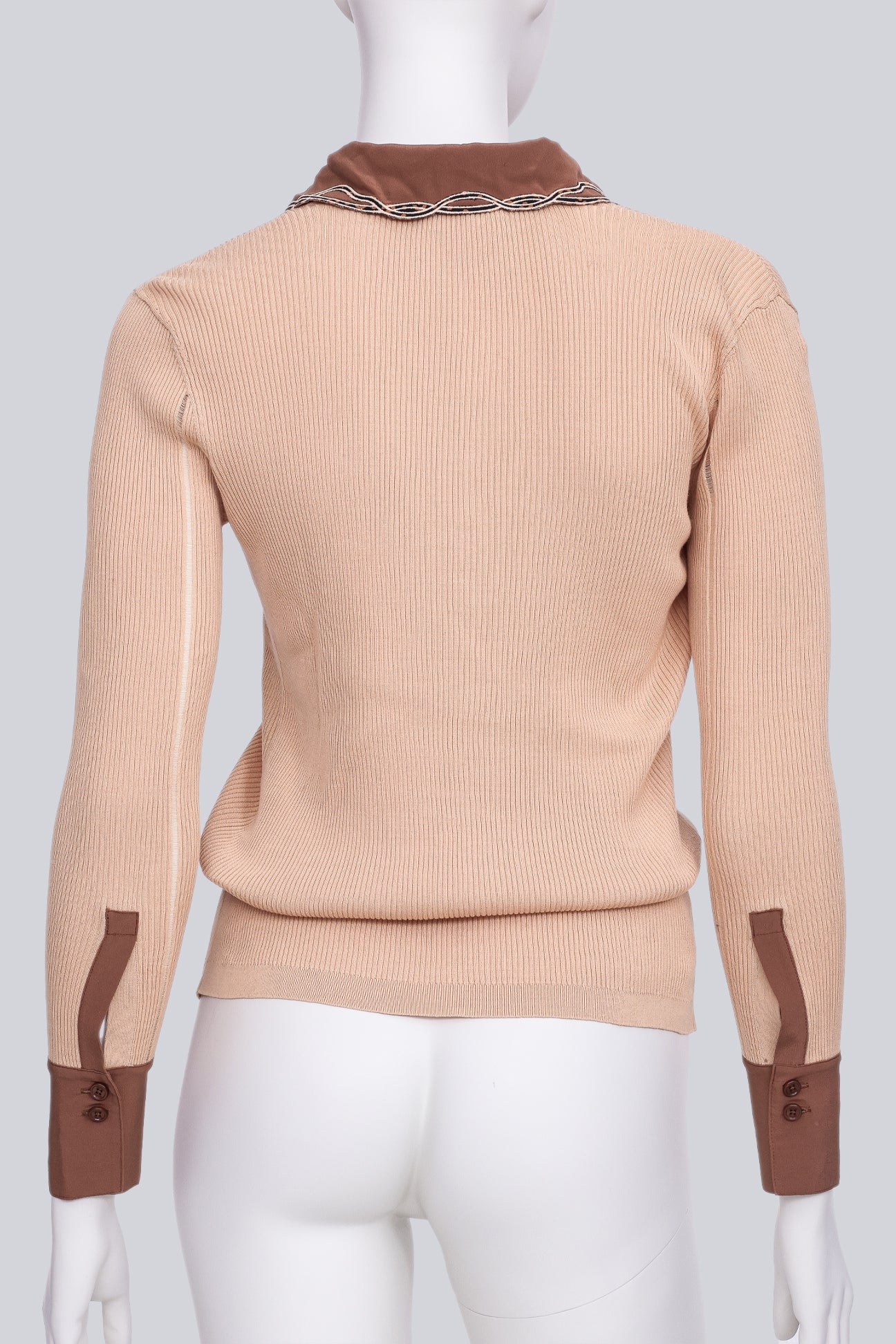 CHLOÉ- A PEACH ORANGE KNIT CARDIGAN WITH FLORAL MOTIF COLLAR