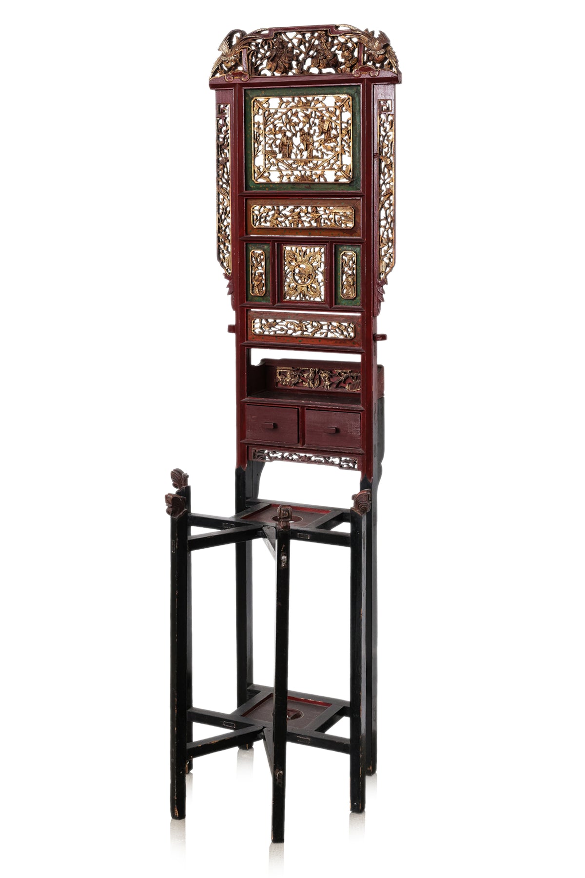 A GILT AND LACQUERED WASH STAND
