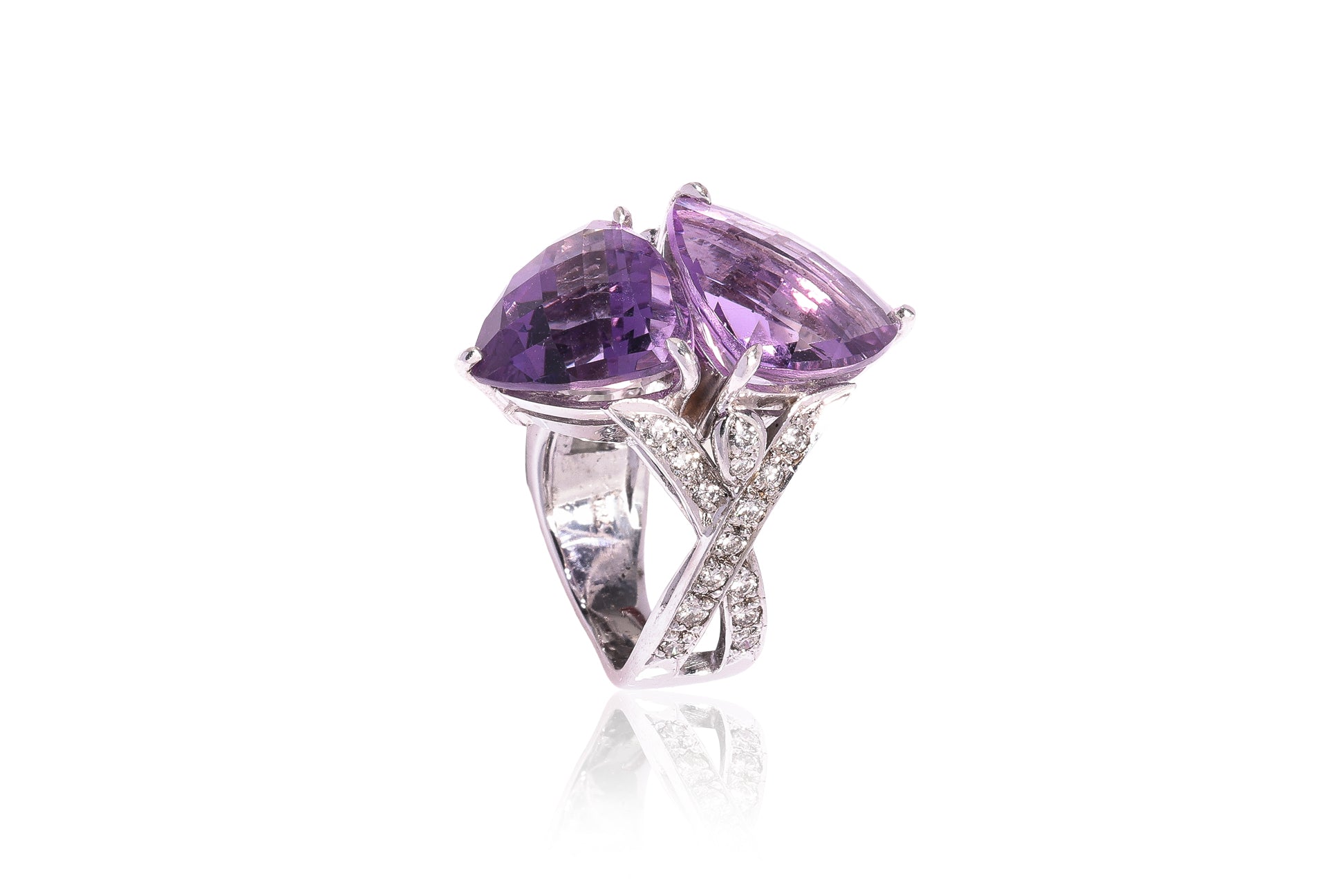 AN AMETHYST AND DIAMOND RING