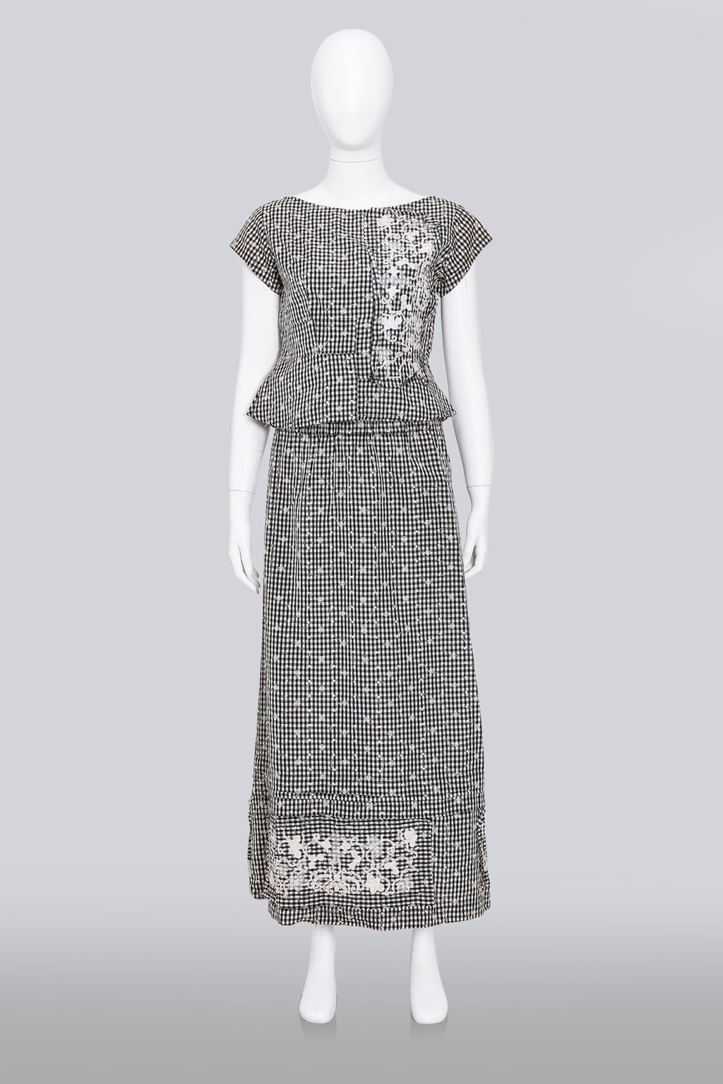 COMME DE GARCON - A CHECKED POINTELLE FRINGE TOP AND SKIRT SET