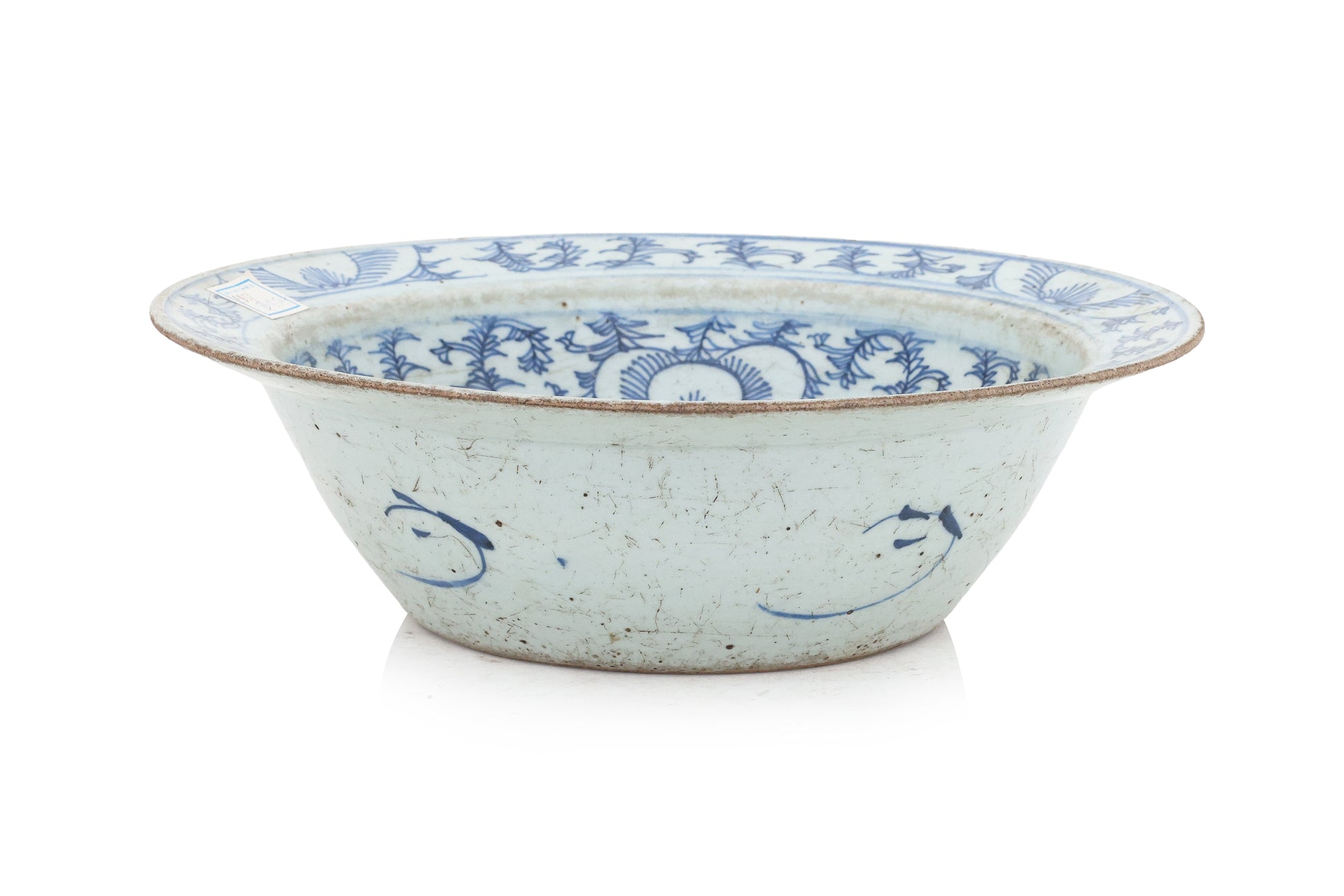 A GROUP OF BLUE AND WHITE PLATES AND A SWEET PEA BOWL