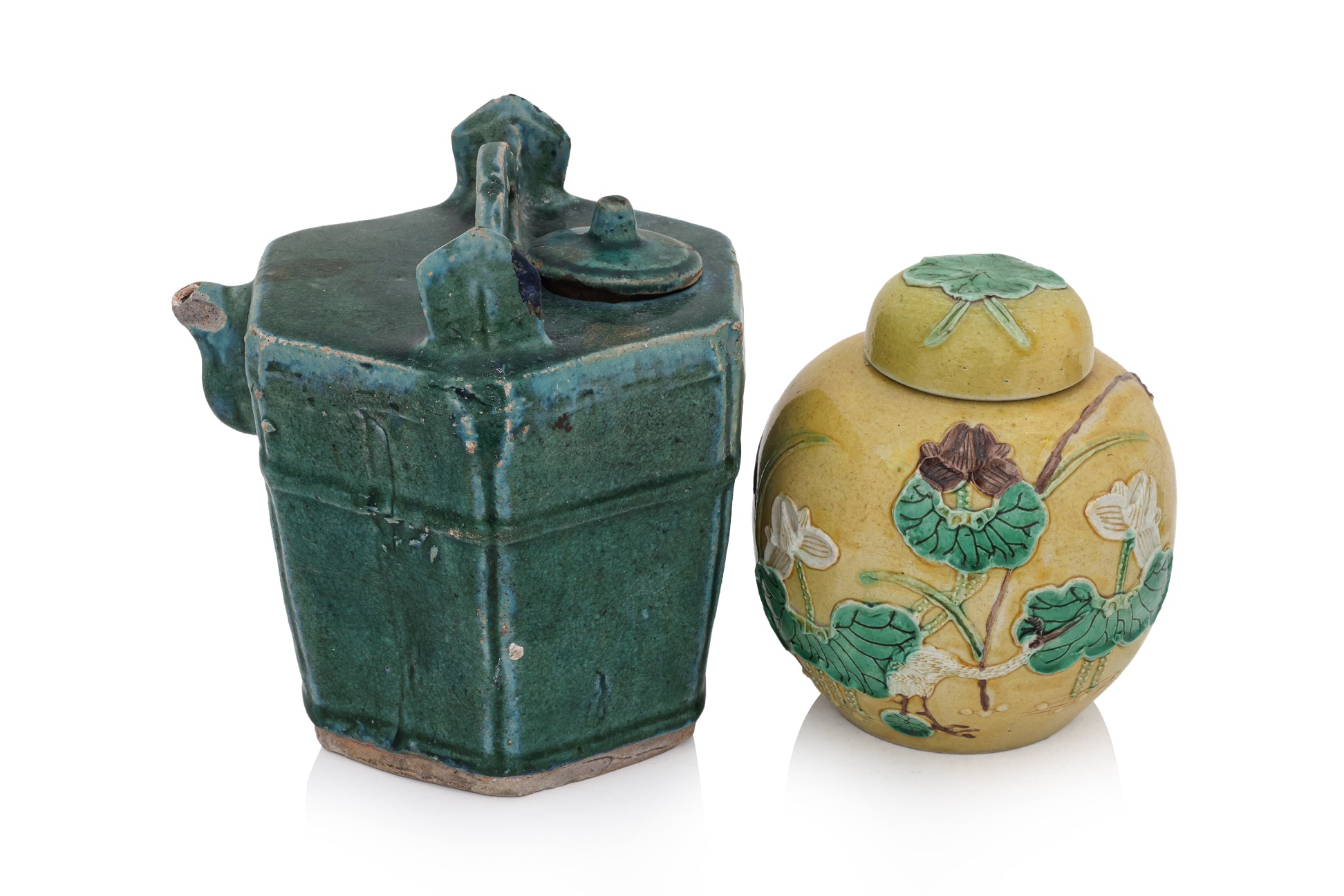 A GROUP OF ASIAN CERAMIC ITEMS