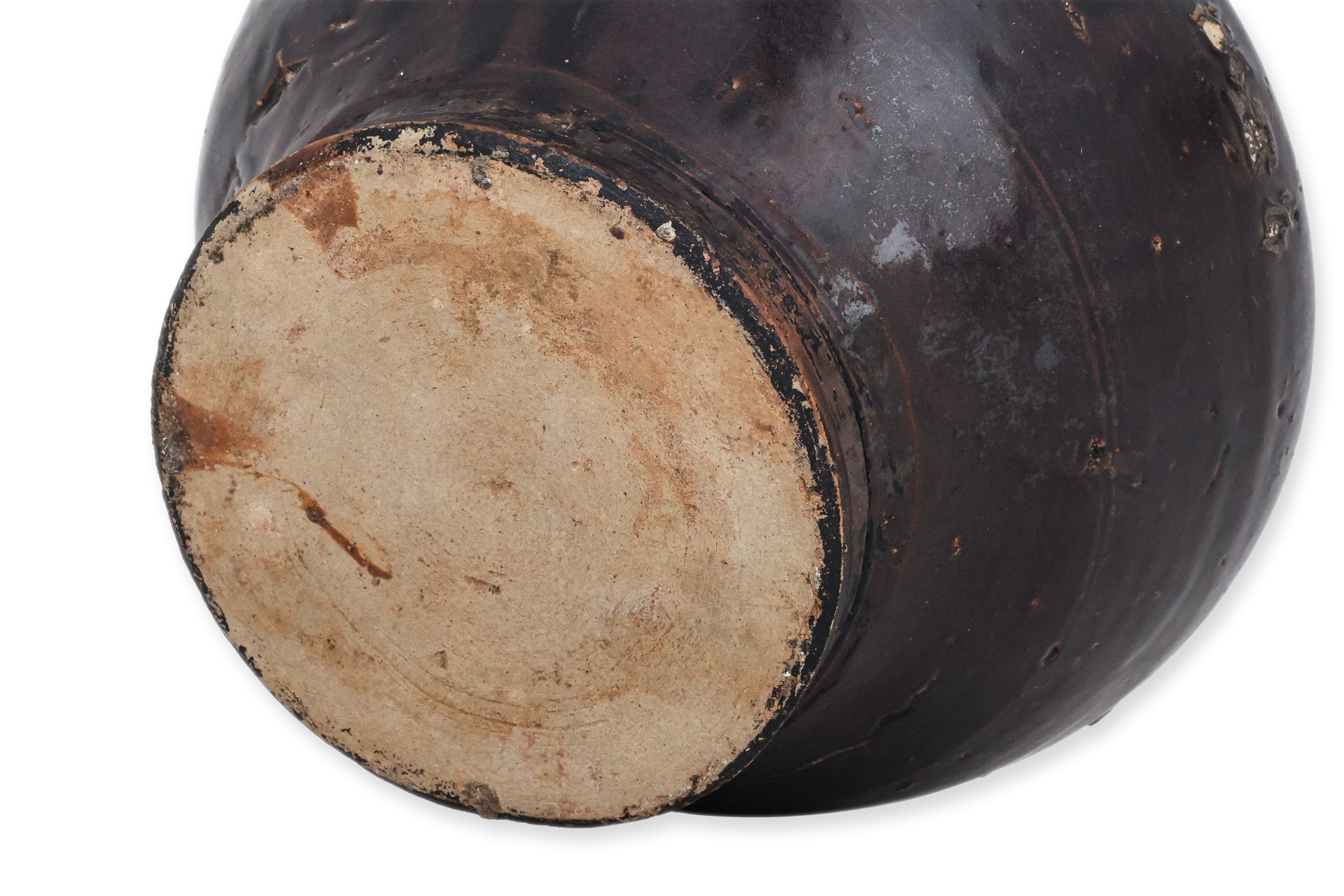 A BROWN-GLAZED POTTERY JAR AND A RUSSET-SPLASHED BOWL