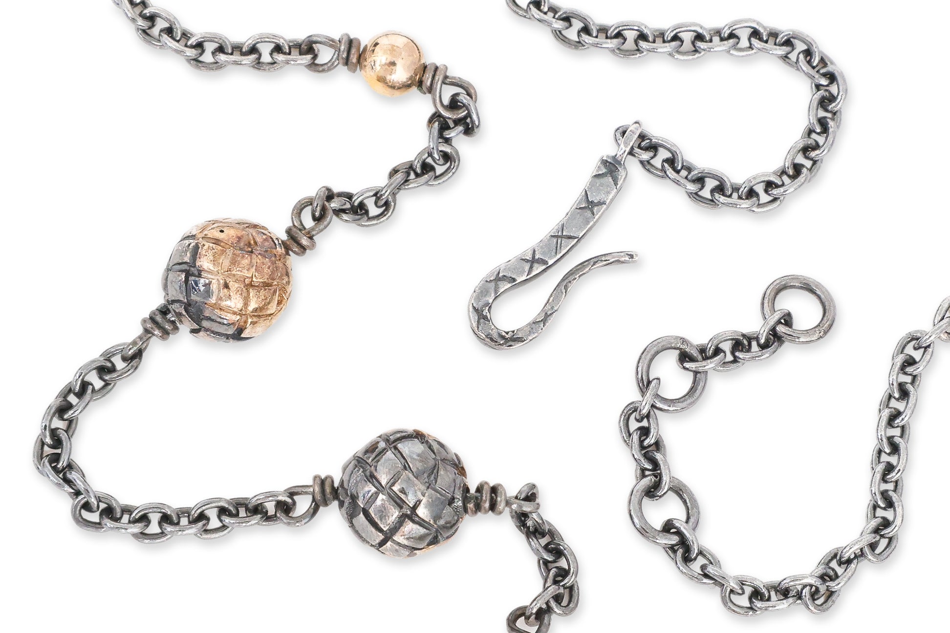 BOTTEGA VENETA - A PAIR OF EARRINGS AND NECKLACE