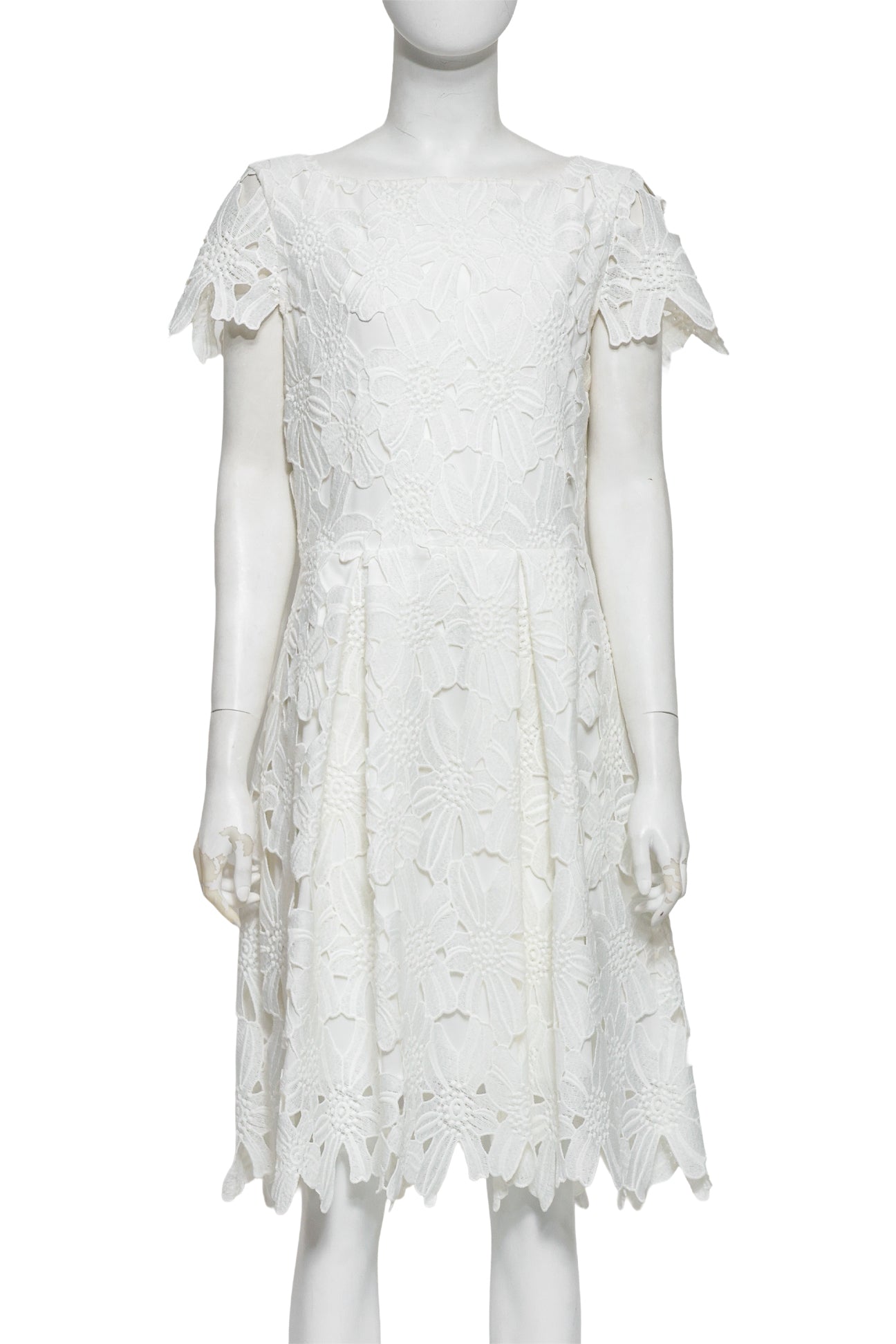 BLUGIRL - A WHITE FLORAL LACE DRESS