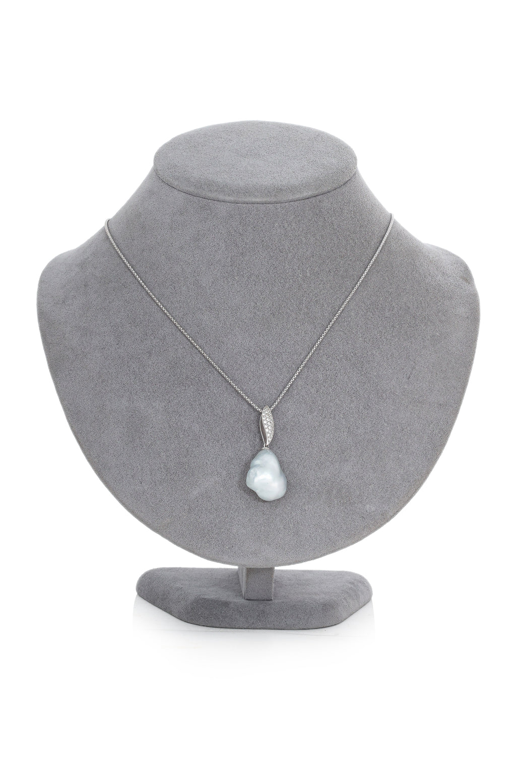A LARGE BAROQUE SOUTH SEA PEARL AND DIAMOND PENDANT ON CHAIN