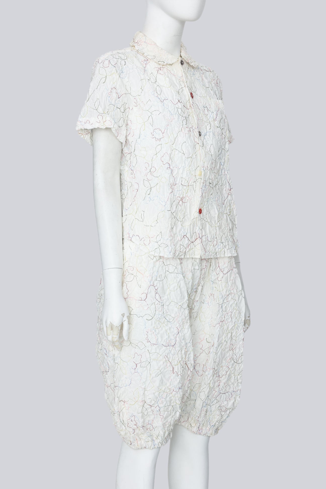 COMME DES GARÇONS TAO - A 2010 WHITE RUCHED SET WITH MULTICOLORED QUILTING