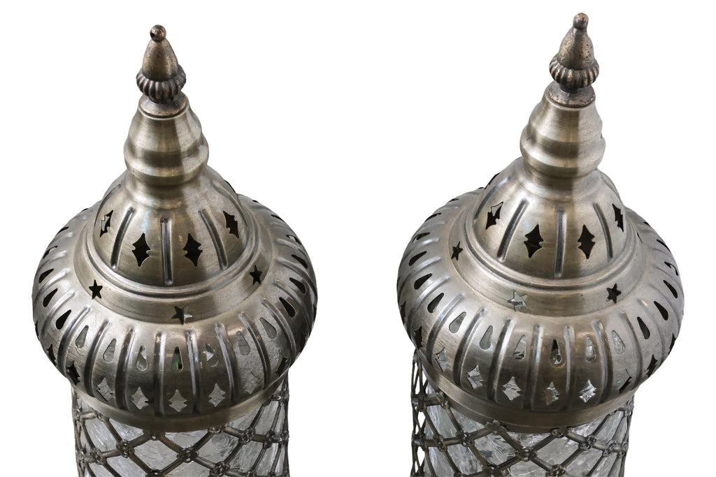 A PAIR OF METAL AND GLASS TABLE LAMPS