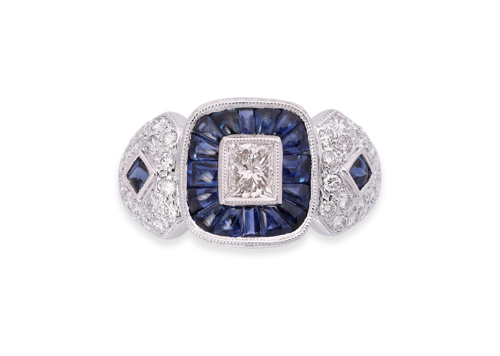 A DIAMOND AND SAPPHIRE RING