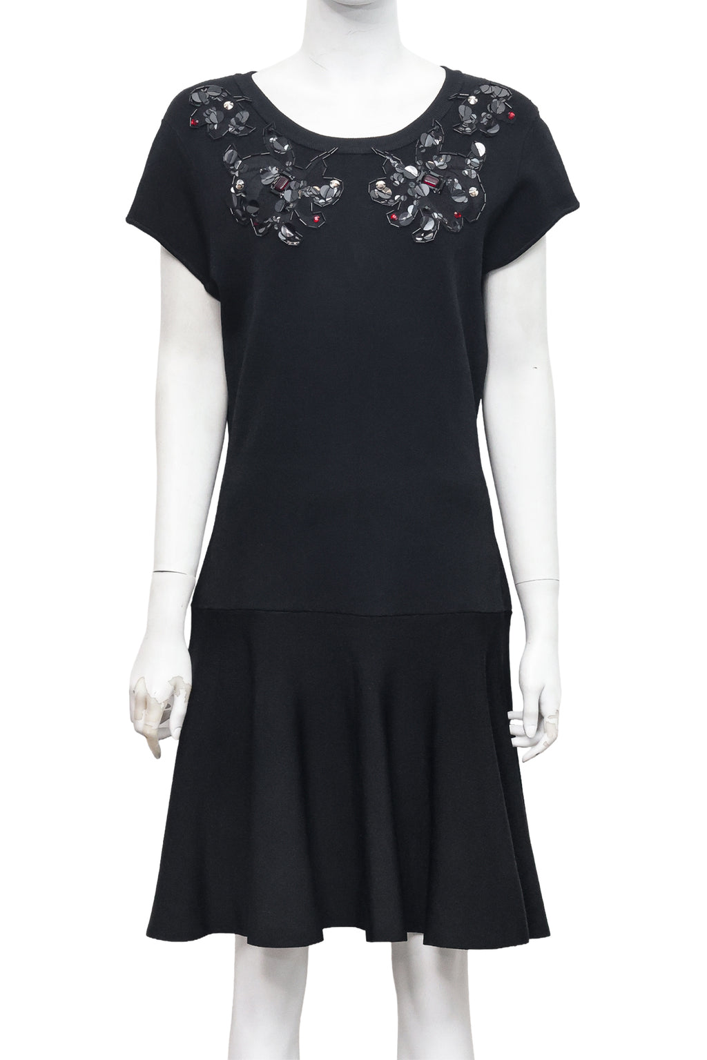 DIANE VON FURSTENBERG - A BLACK 'RENEE EMBELLISHED' DRESS